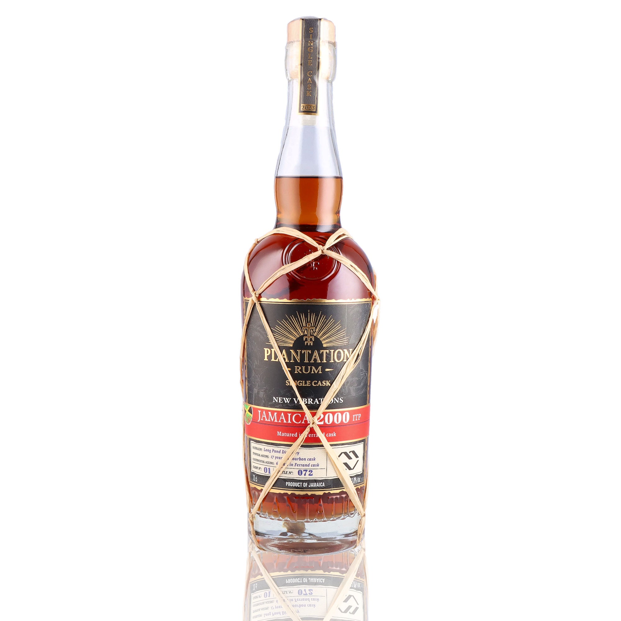 Une bouteille de rhum vieux, de la marque Plantation Rum, nommée Jamaica Long Pond, 22 ans d'âge, du millésime 2000.