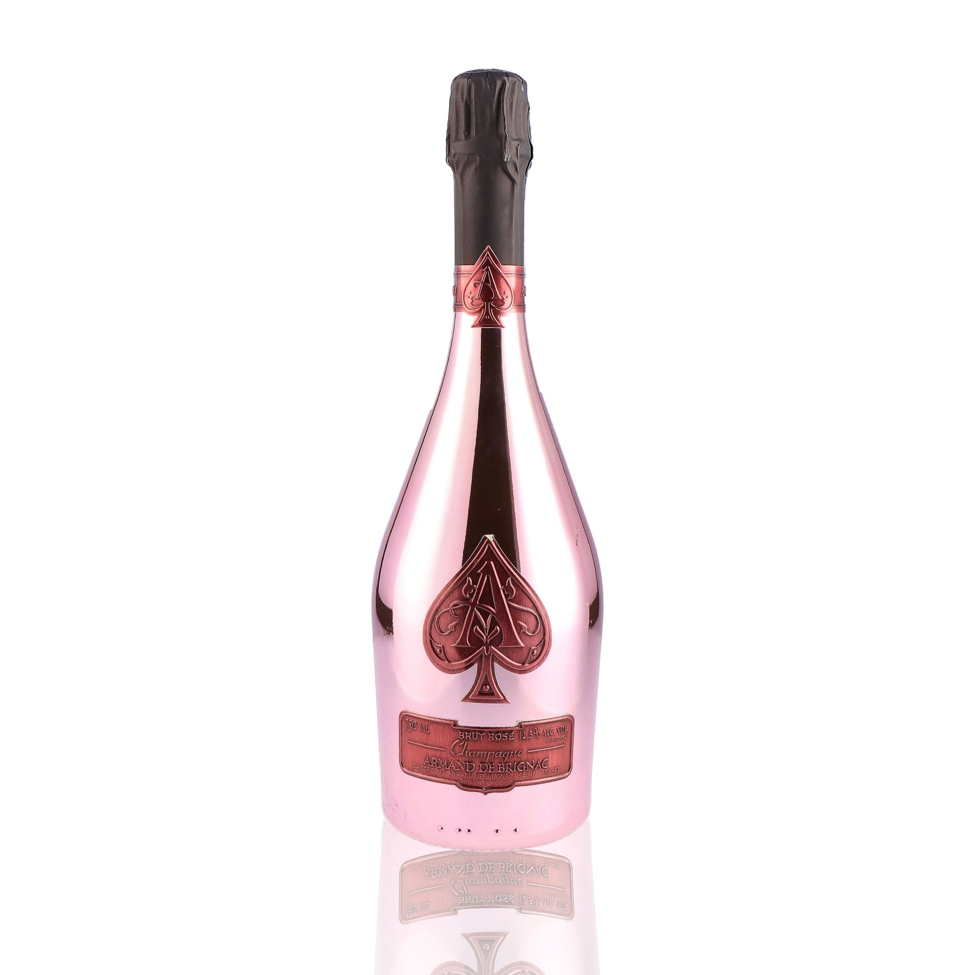 Une bouteille de champagne de la marque Armand de Brignac, de type rosé.