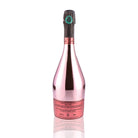 Une bouteille de champagne de la marque Armand de Brignac, de type rosé.