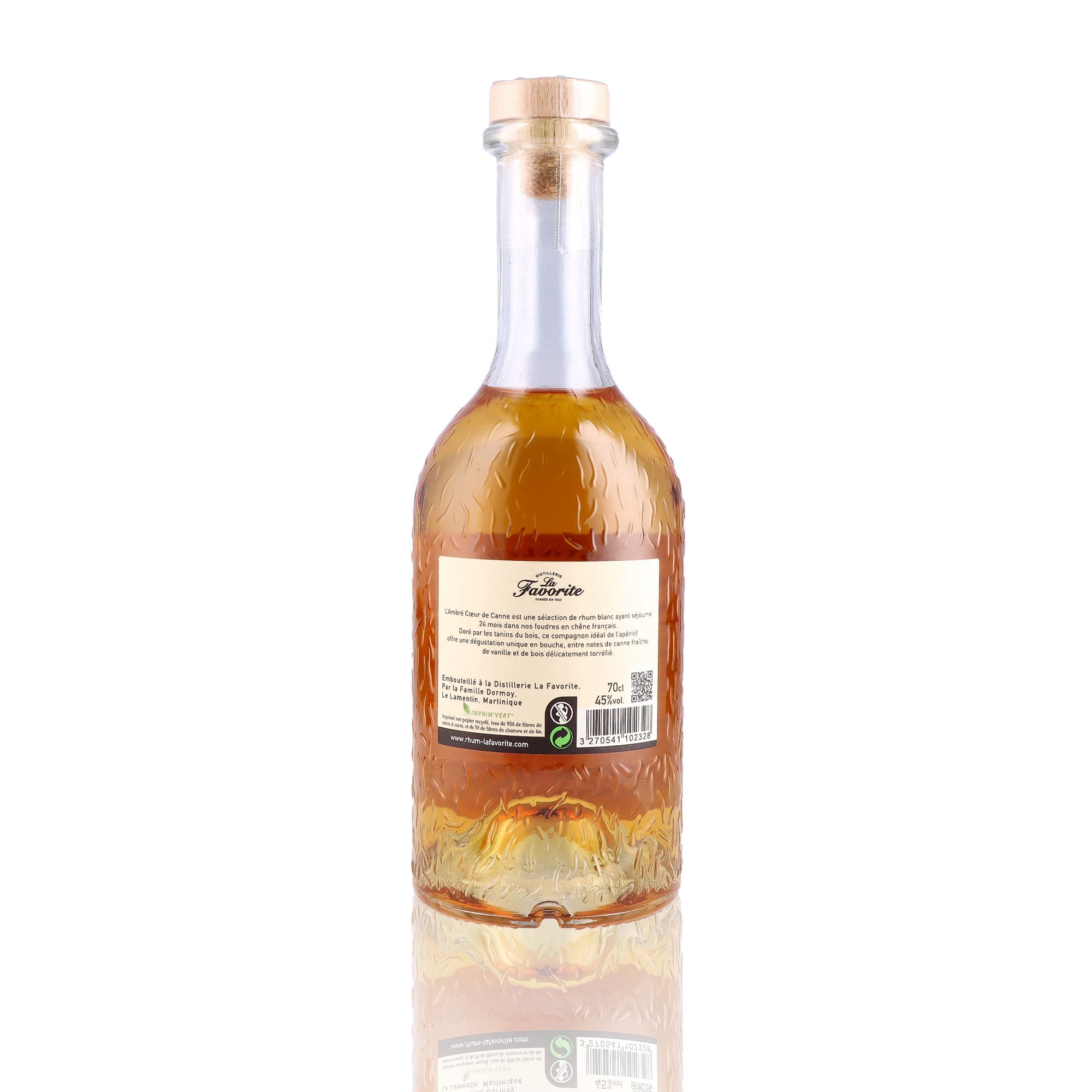 Une bouteille de rhum agricole, de la marque La Favorite, nommée Coeur de Canne, 2 ans d'âge.