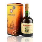 Une bouteille de rhum vieux, de la marque Montebello, 8 ans d'âge.