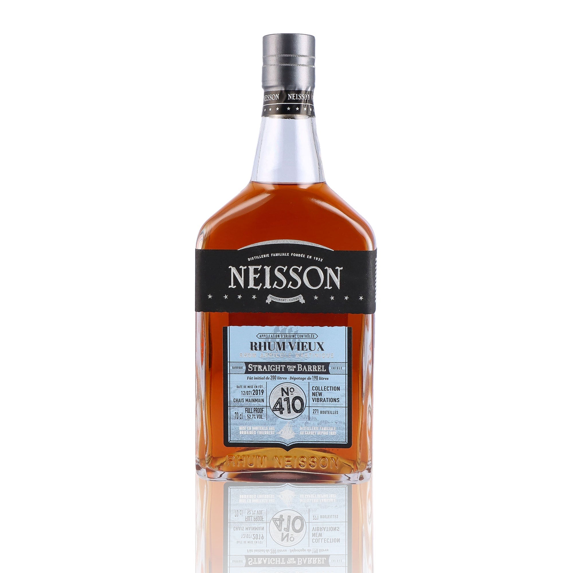 Une bouteille de rhum agricole, de la marque Neisson, nommée Straight From The Barrel n°410, du millésime 2019.
