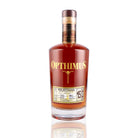 Une bouteille de rhum vieux, de la marque Opthimus, 15 ans d'âge.