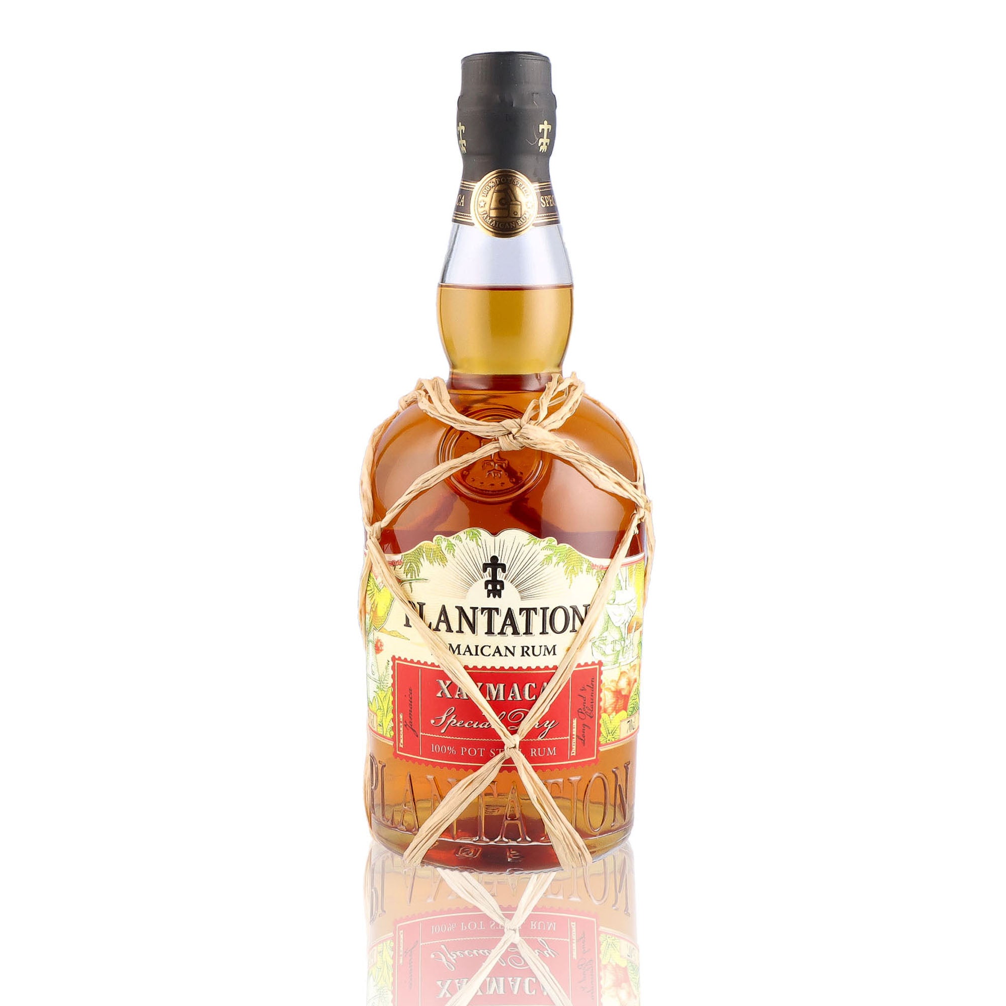 Une bouteille de rhum vieux, de la marque Plantation Rum, nommée Xaymaca Special dry.
