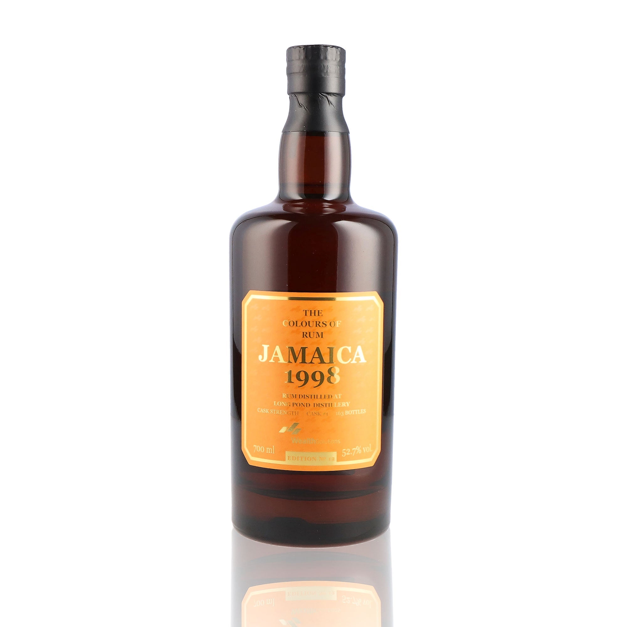 Une bouteille de rhum vieux, de la marque The Colour Of Rum, nommée Jamaica Long Pond Edition No 12 23 ans 1998 W.S.