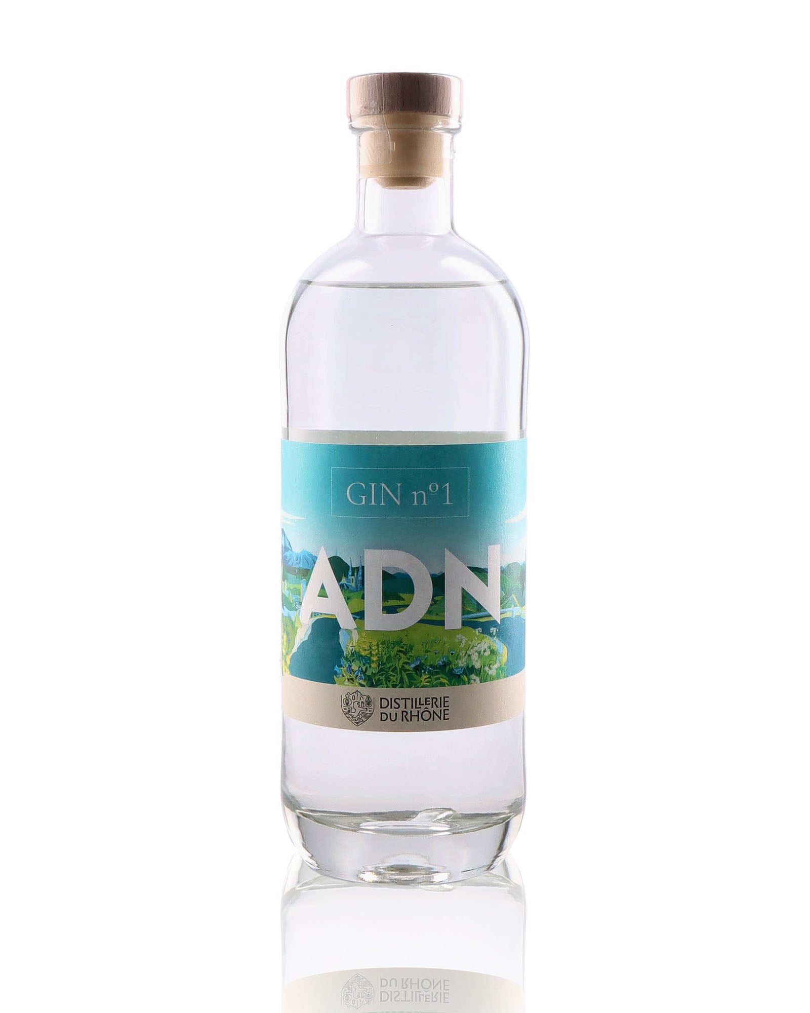 Une bouteille de Gin, de la marque ADN, nommée N°1.