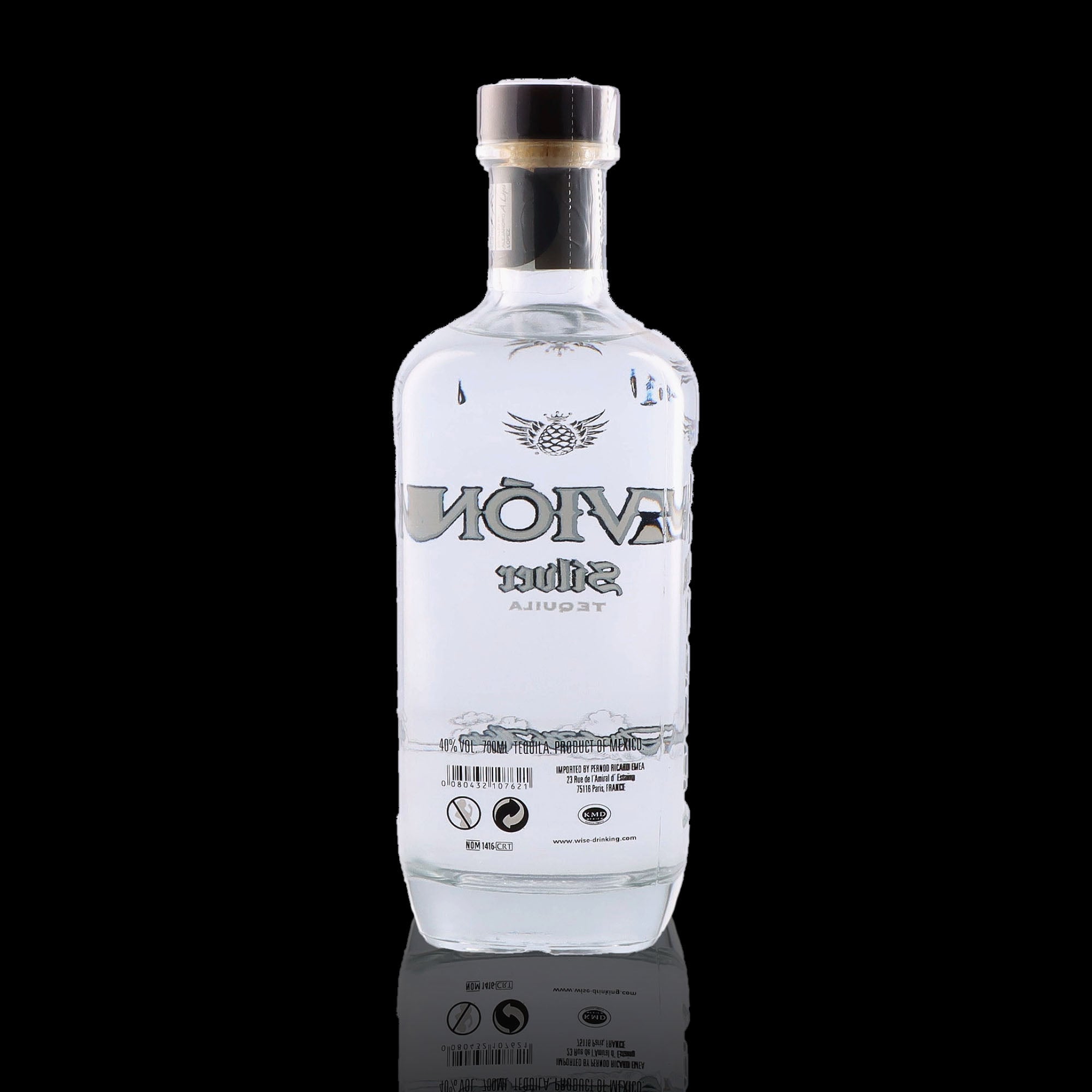 Une bouteille de Tequila, de la marque AVIÓN, nommée Silver.