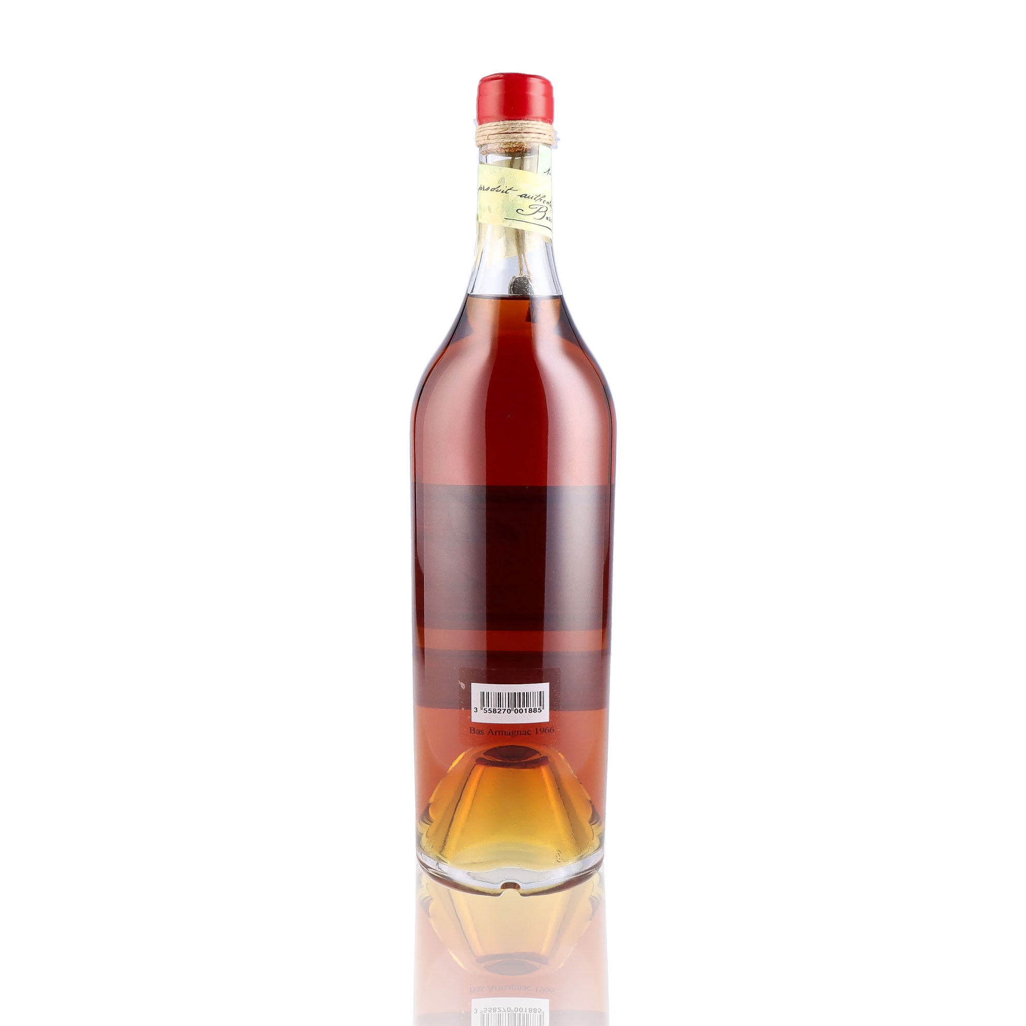 Une bouteille de Bas Armagnac, de la marque Baron Gaston Legrand, du millésime 1966.