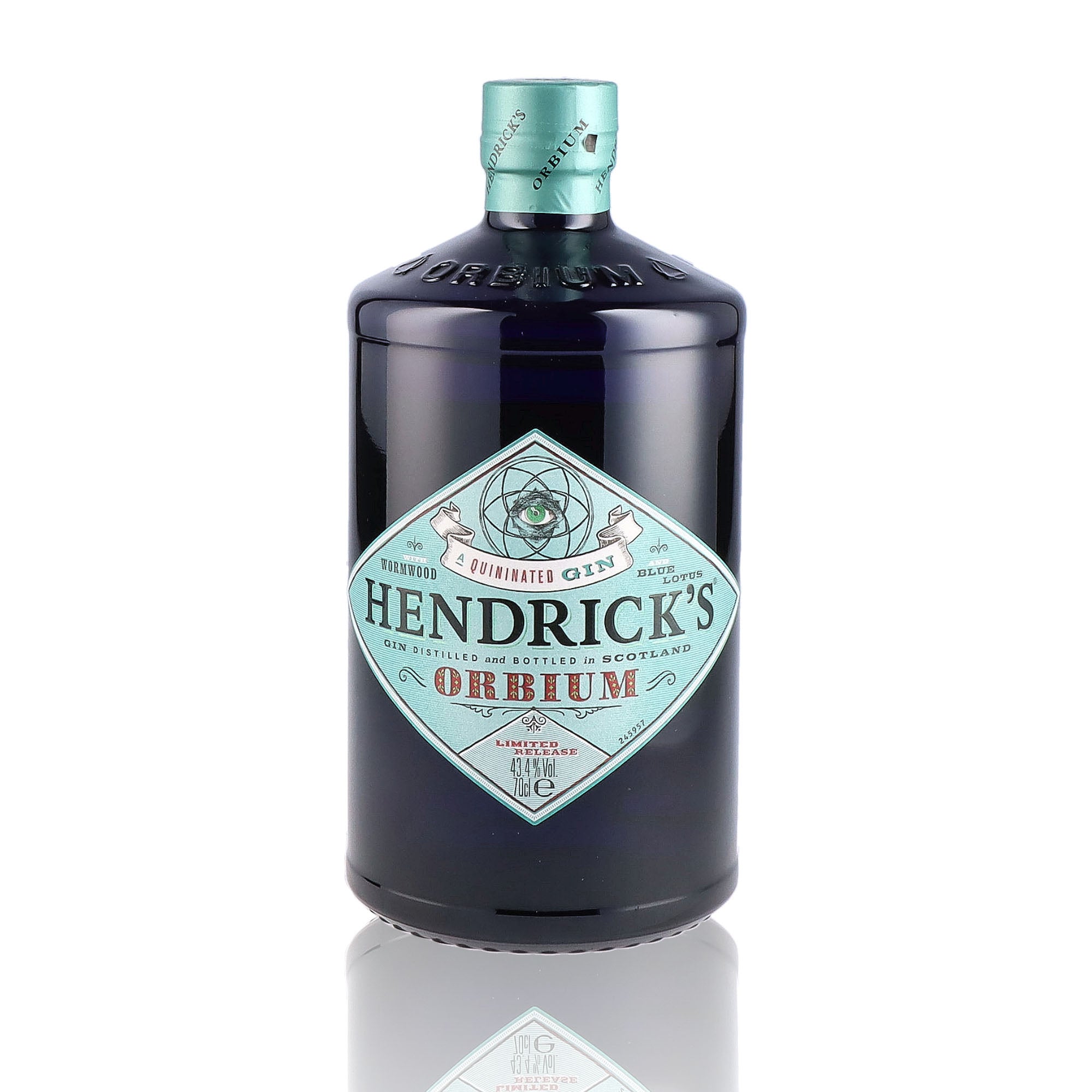 Une bouteille de Gin, de la marque Hendrick's, nommée Orbium.