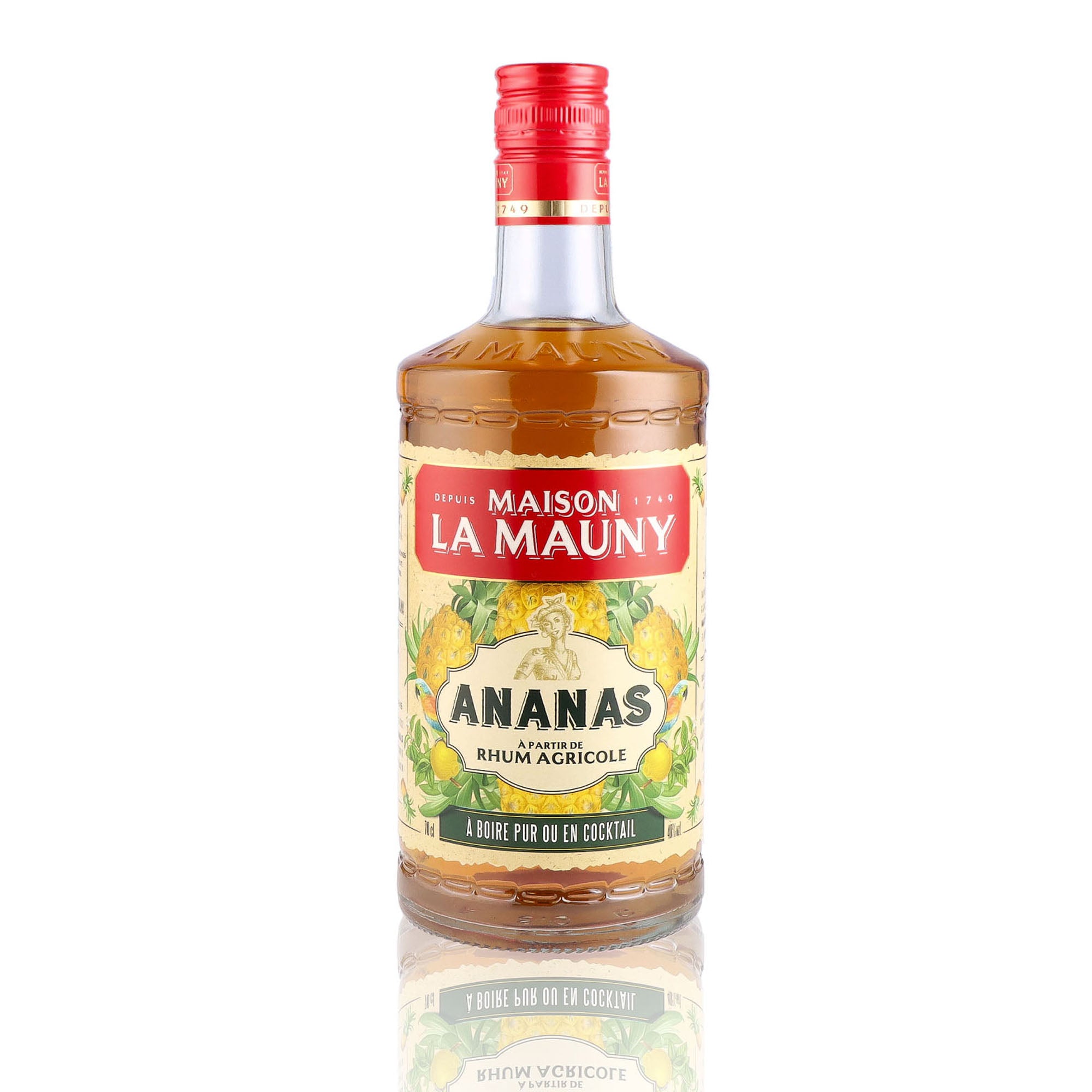 Une bouteille de liqueur de rhum, de la marque La Mauny, nommée Ananas.