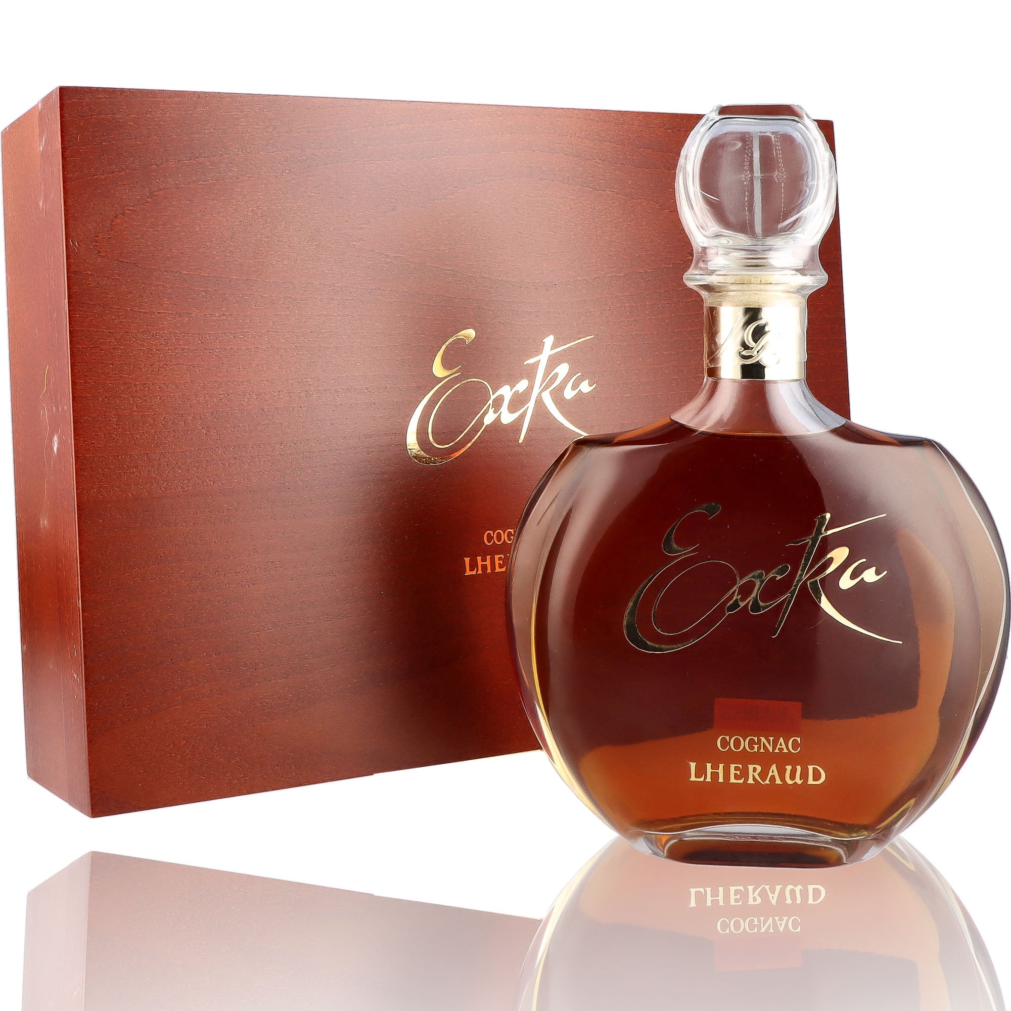 Une bouteille de Cognac, de la marque Lheraud, nommée Extra.