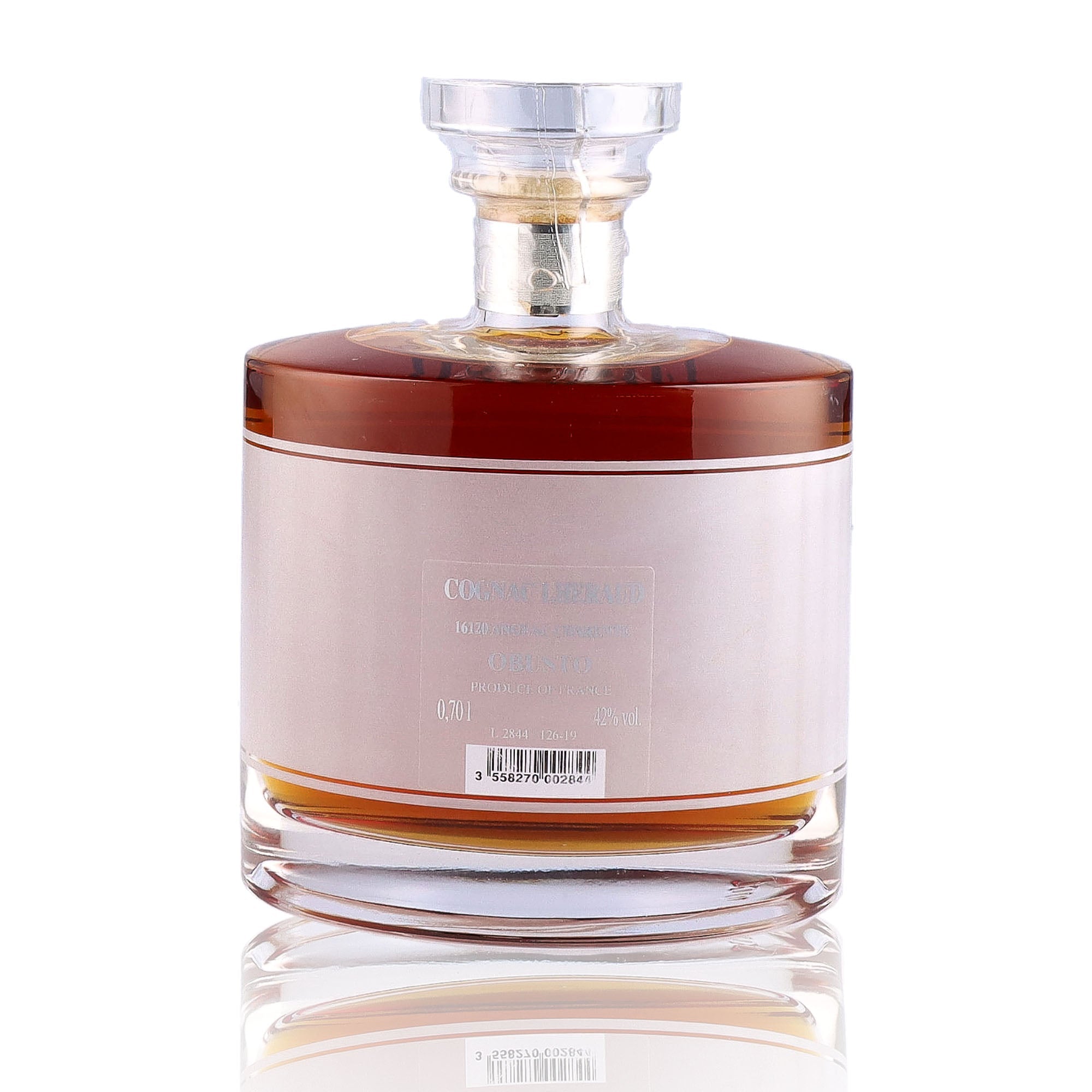 Une bouteille de Cognac, de la marque Lheraud, nommée Obusto.