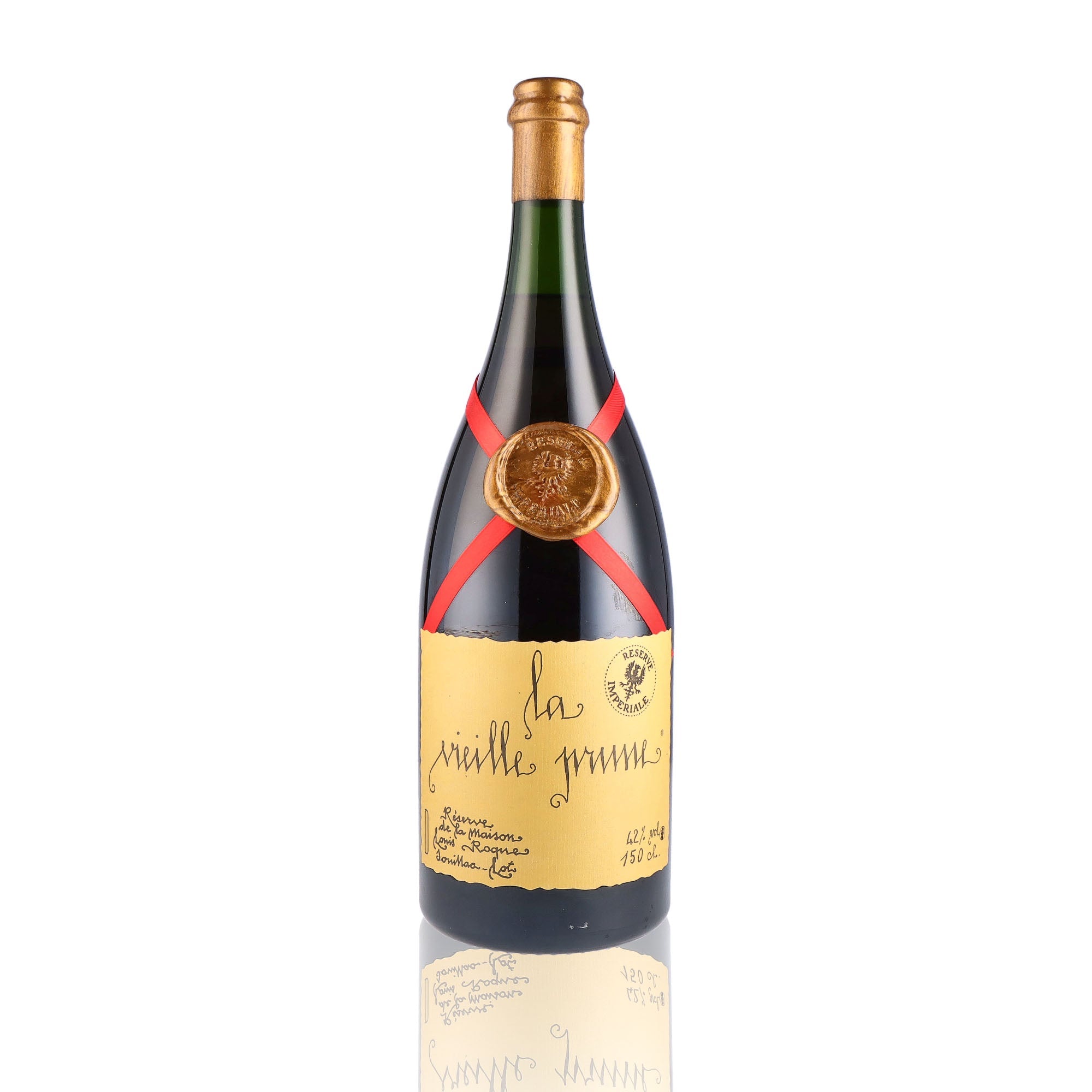 Une bouteille d'Eau de vie, de la marque Louis Roque, nommée La Vieille Prune Réserve Du Centenaire.