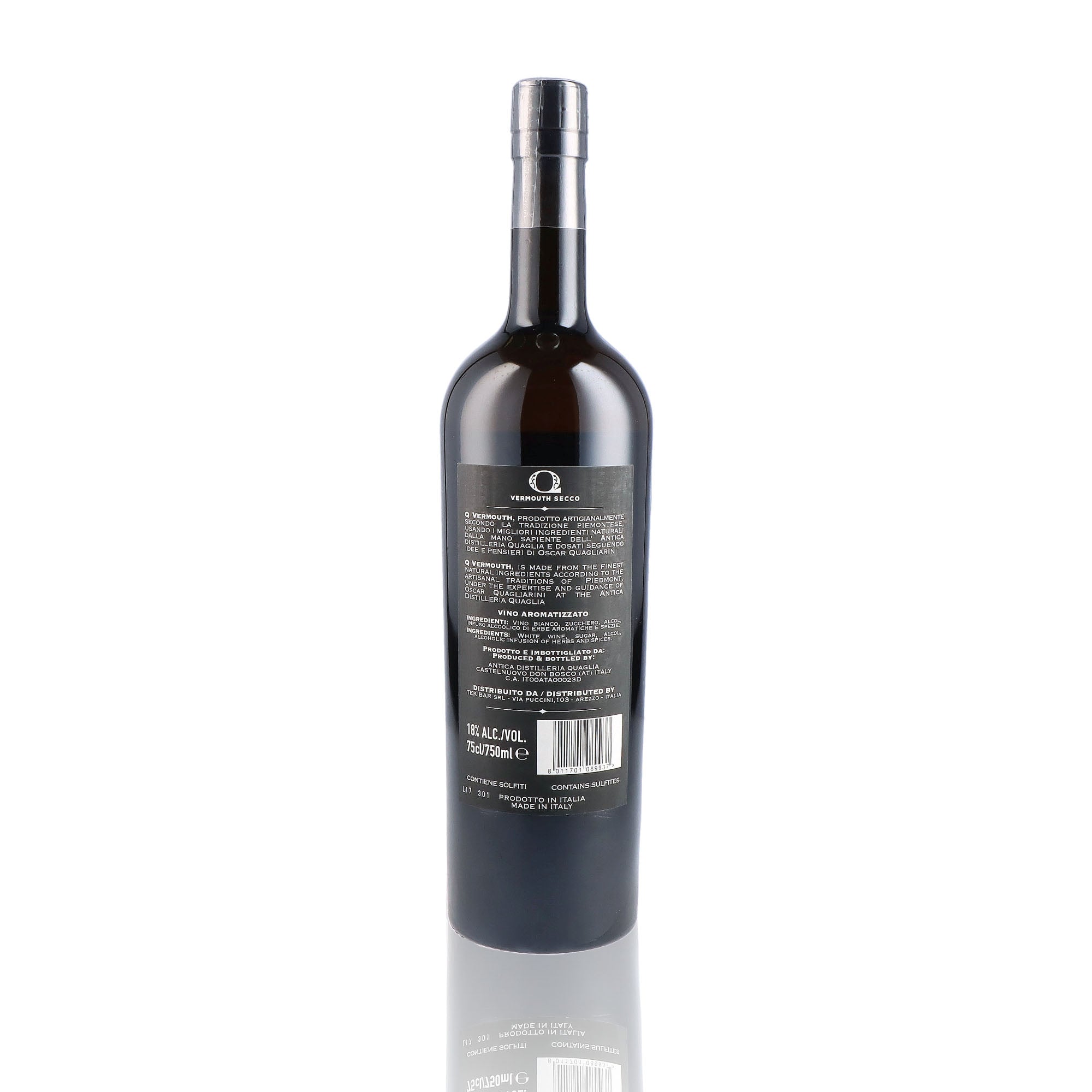 Une bouteille de vermouth, de la marque Quagliarini, nommée Secco.
