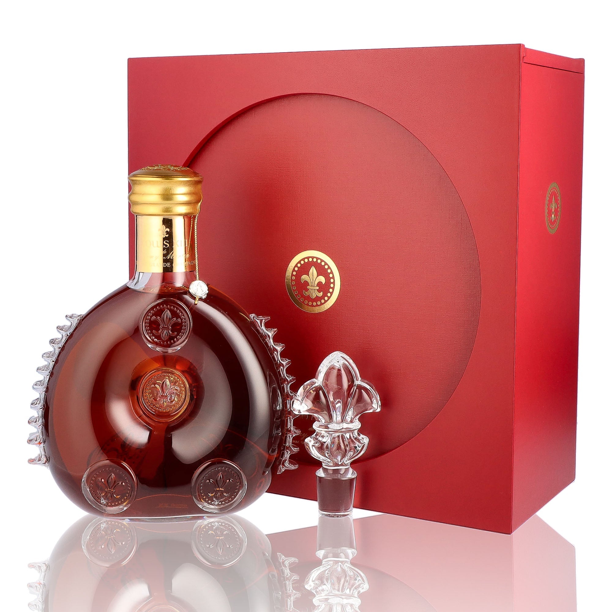 Une bouteille de Cognac, de la marque Remy Martin, nommée Louis XIII.