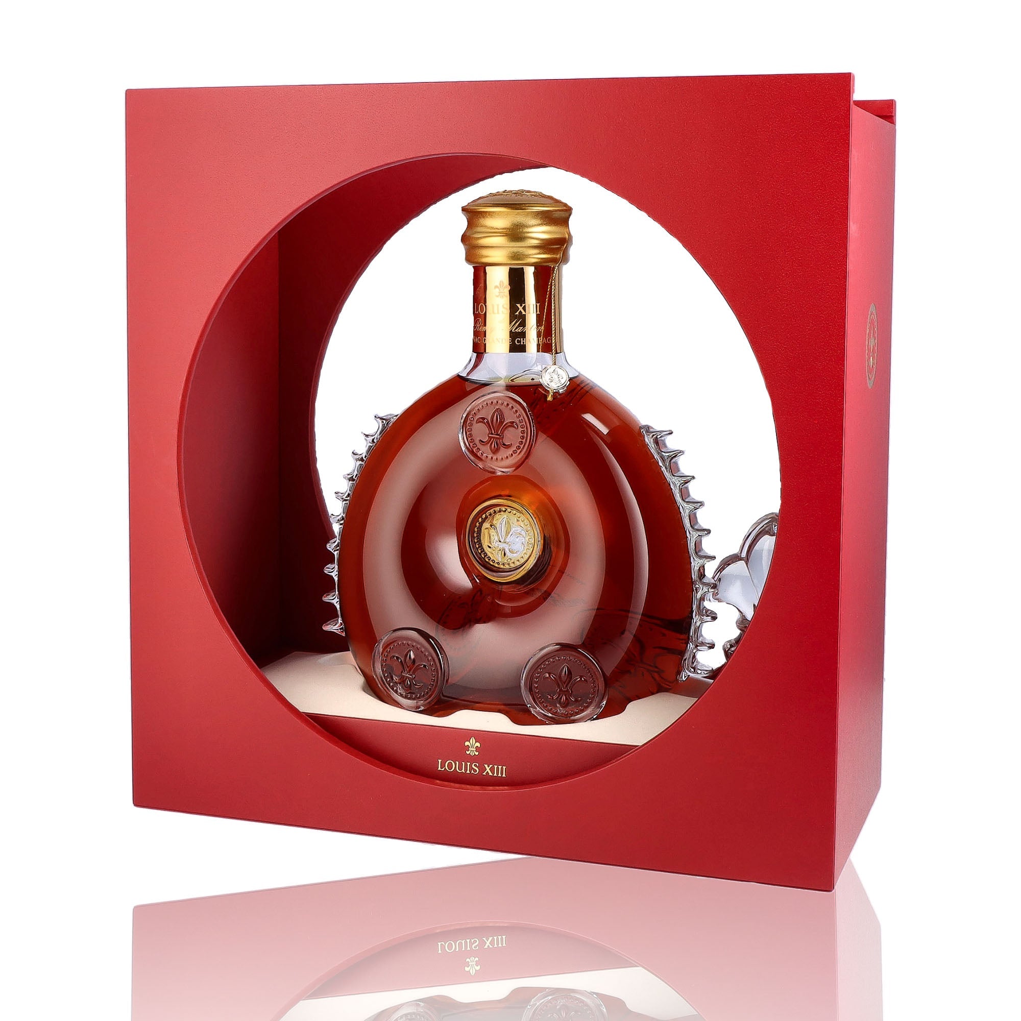 Une bouteille de Cognac, de la marque Remy Martin, nommée Louis XIII.