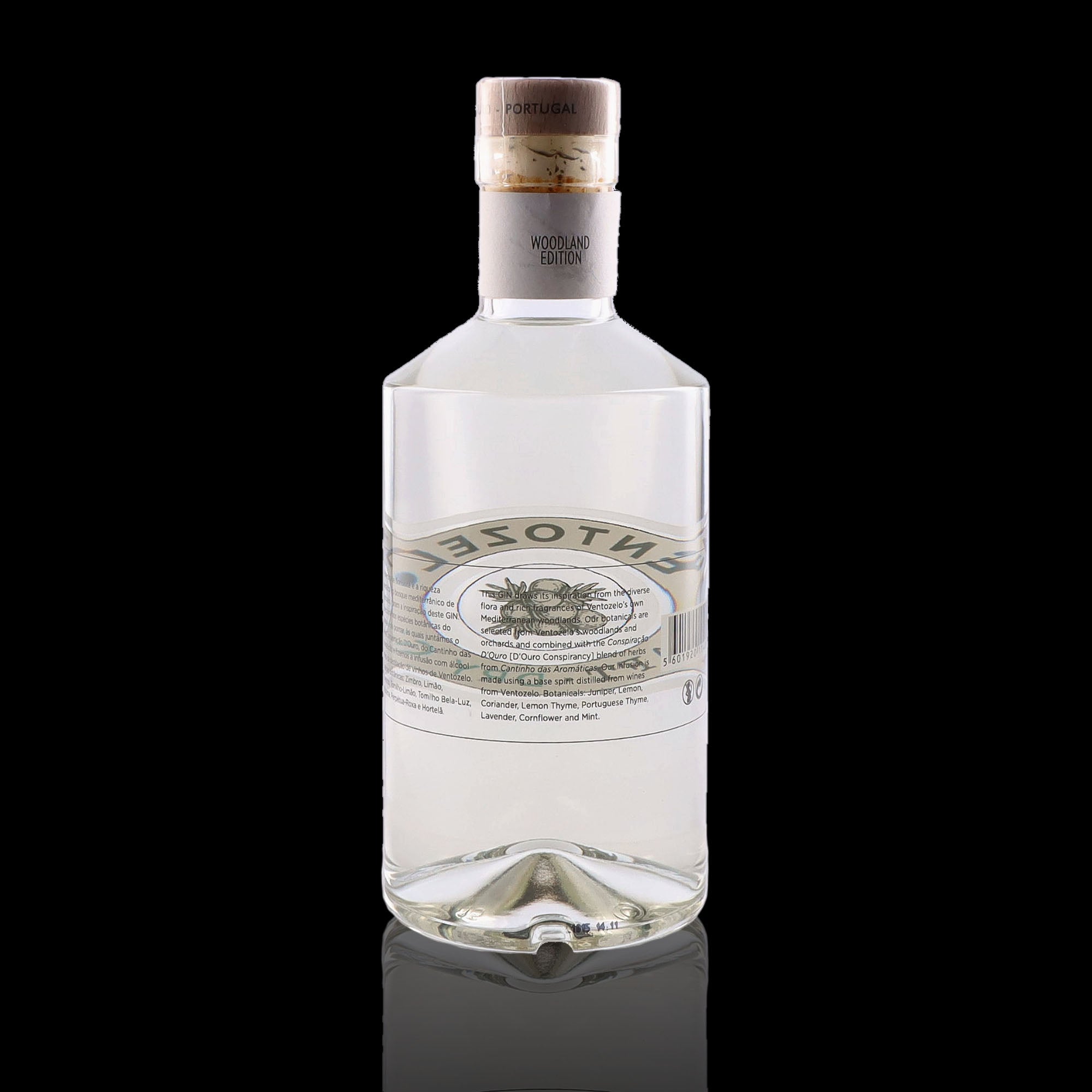 Une bouteille de Gin, de la marque Ventozelo, nommée Craft Dry Gin.