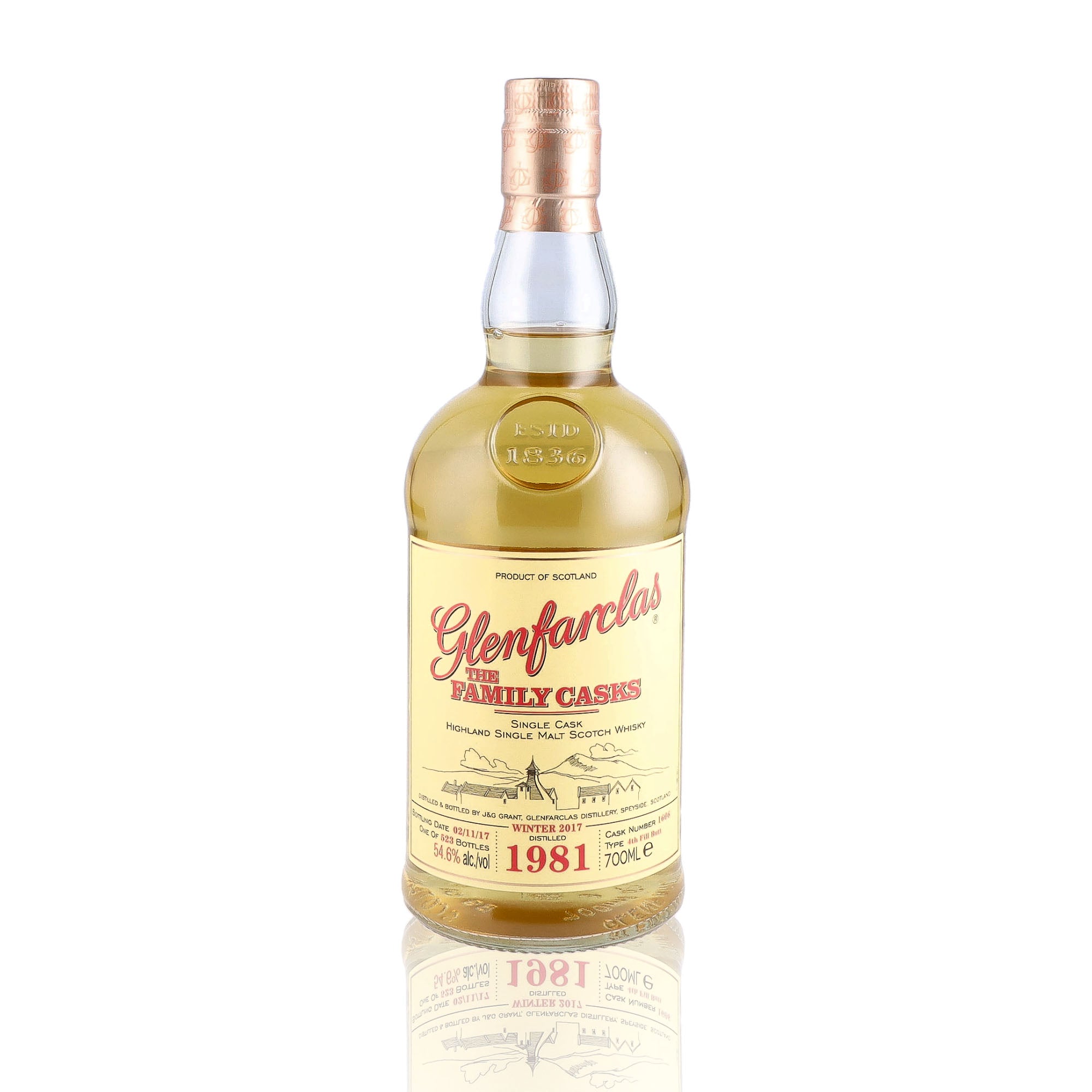Une bouteille de Scotch Whisky Single Malt de la marque Glenfarclas, nommée The Family Casks, 30 ans d'âge, du millésime 1981.