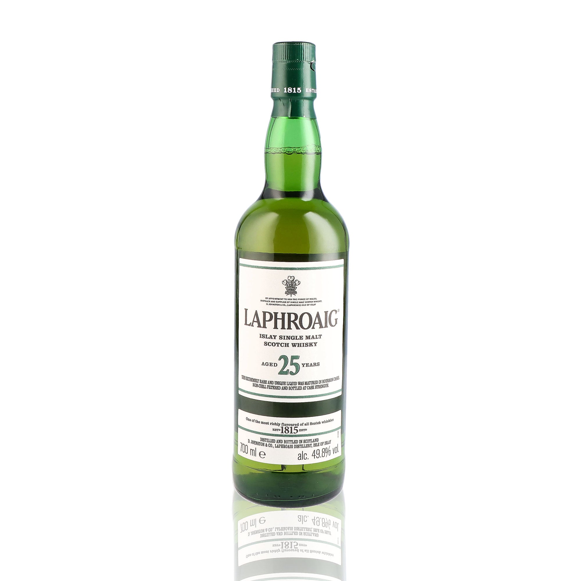 Une bouteille de Scotch Whisky Tourbe de la marque Laphroaig,  25 ans dâge