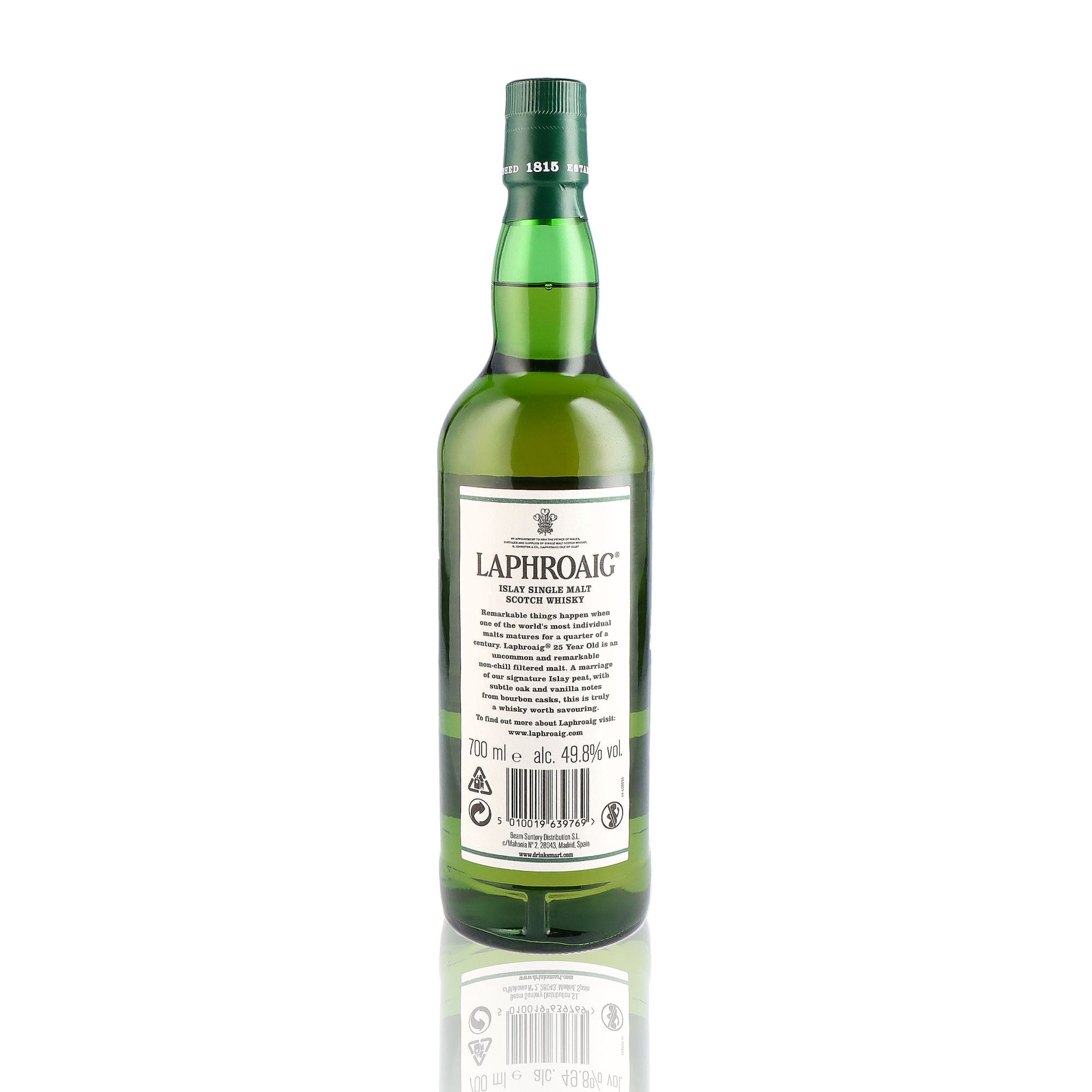 Une bouteille de Scotch Whisky Tourbe de la marque Laphroaig,  25 ans dâge