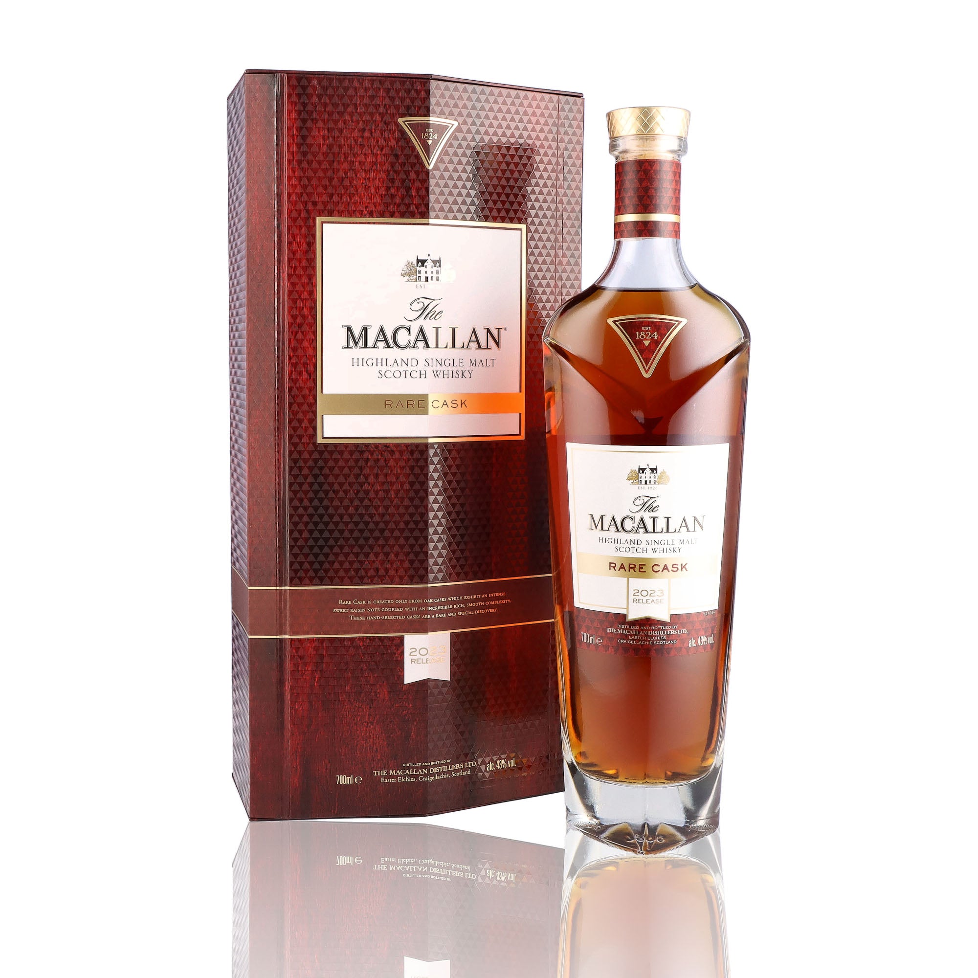 Une bouteille de Scotch Whisky Single Malt de la marque Macallan, nommée Rare Case, du millésime 2023.