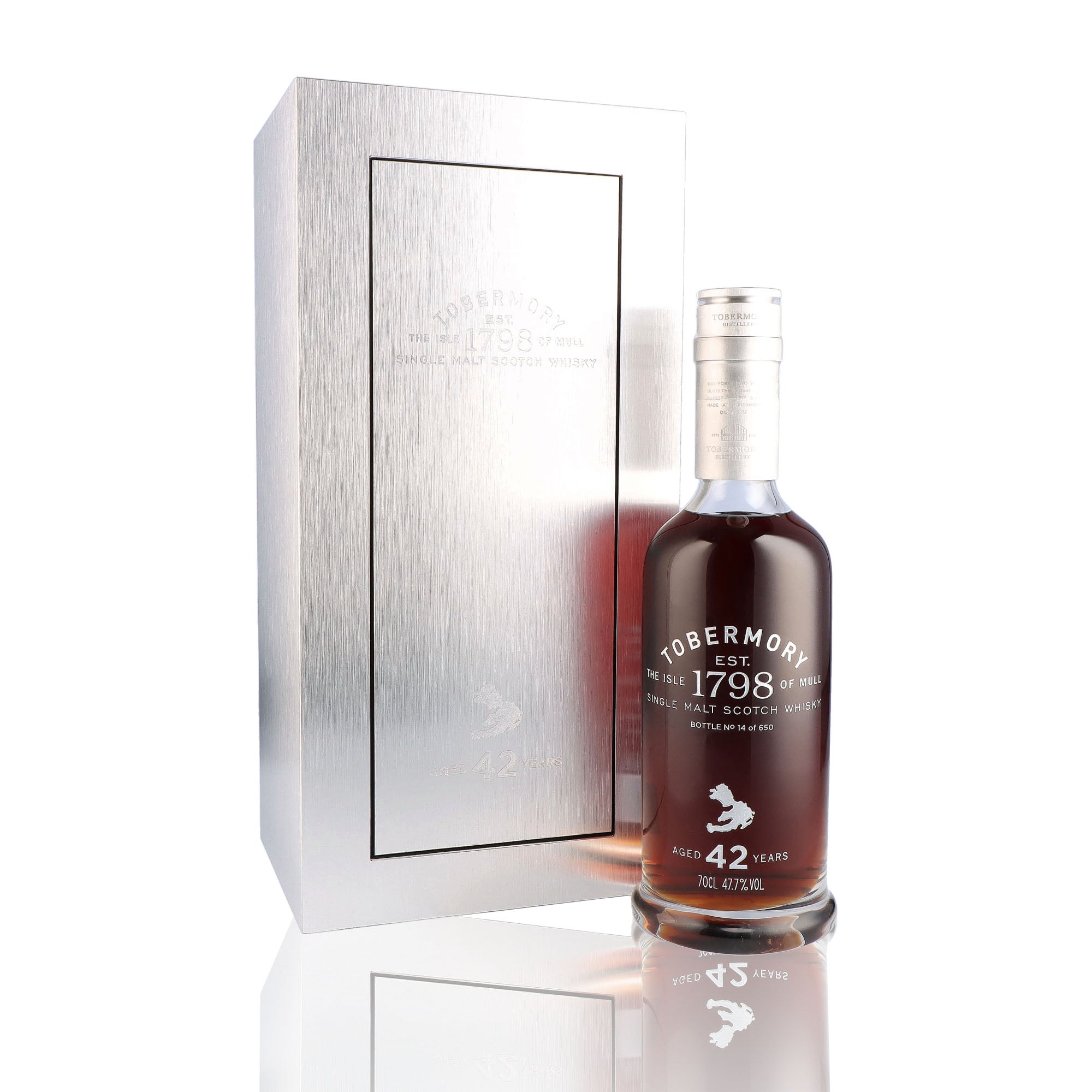 Une bouteille de Scotch Whisky Single Malt, de la marque Tobermory, 42 ans d'âge. 