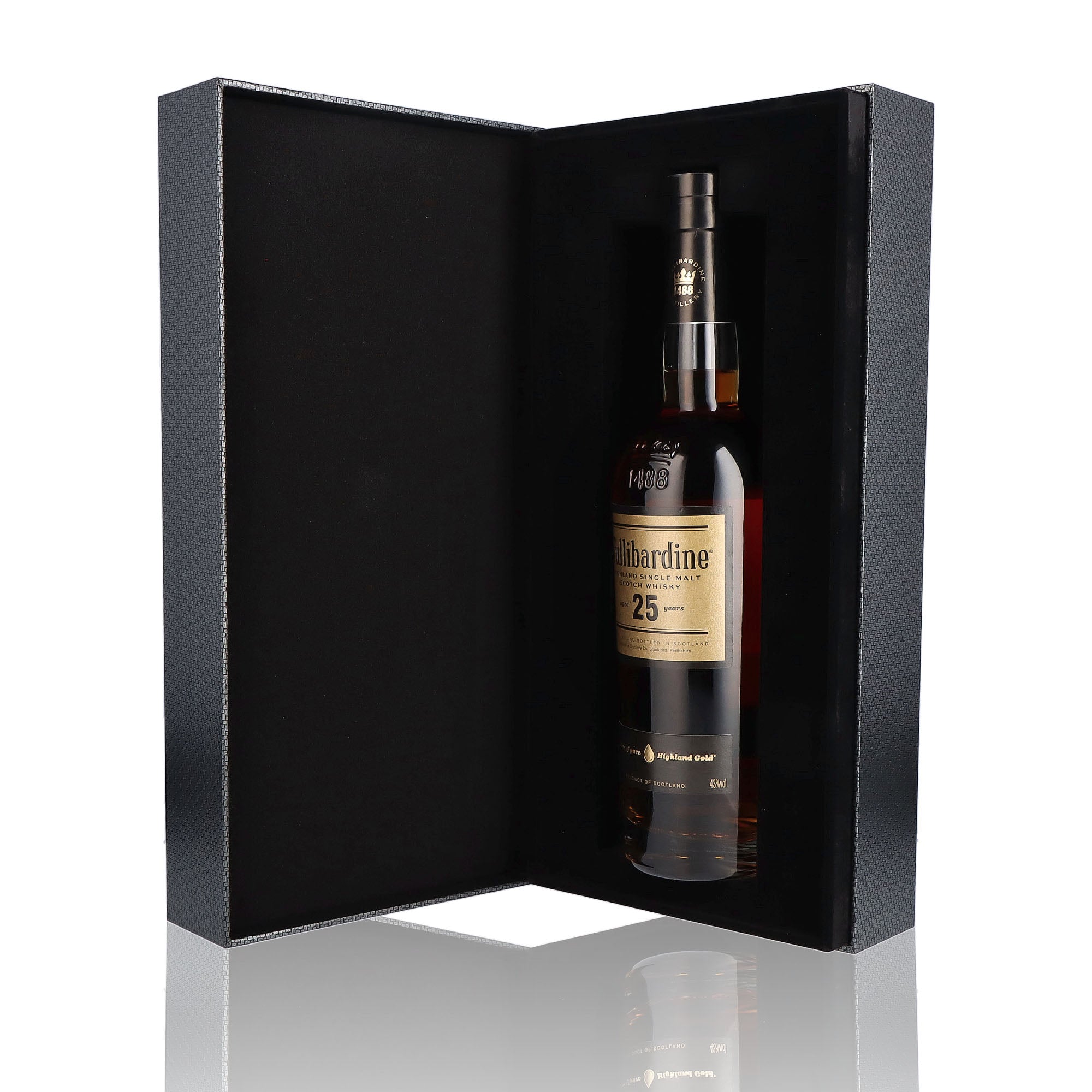 Une bouteille de Scotch Whisky Single Malt, de la marque Tullibardine, 25 ans d'âge.